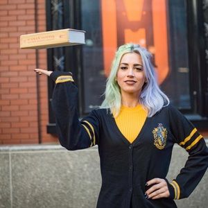 Hot Topic Harry Potter Hufflepuff cardigan